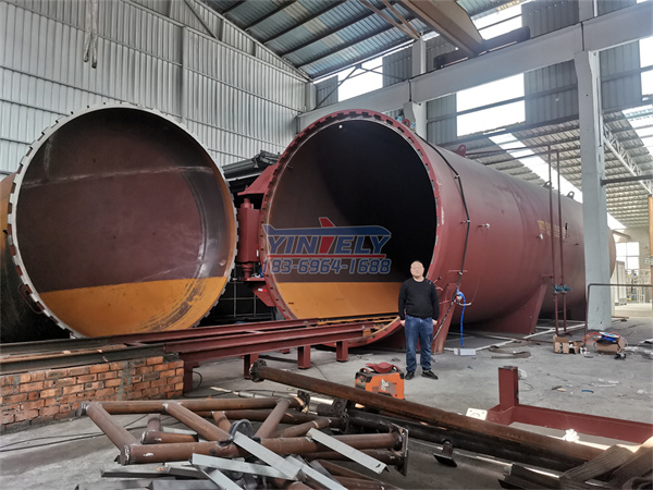 <b>4.5米*13米大型管道防腐衬胶硫化罐</b>